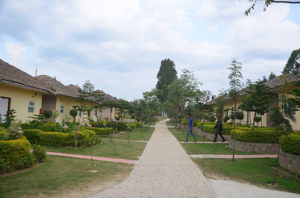 Kangs Nirvana Resorts And Spa Mahalpur 外观 照片