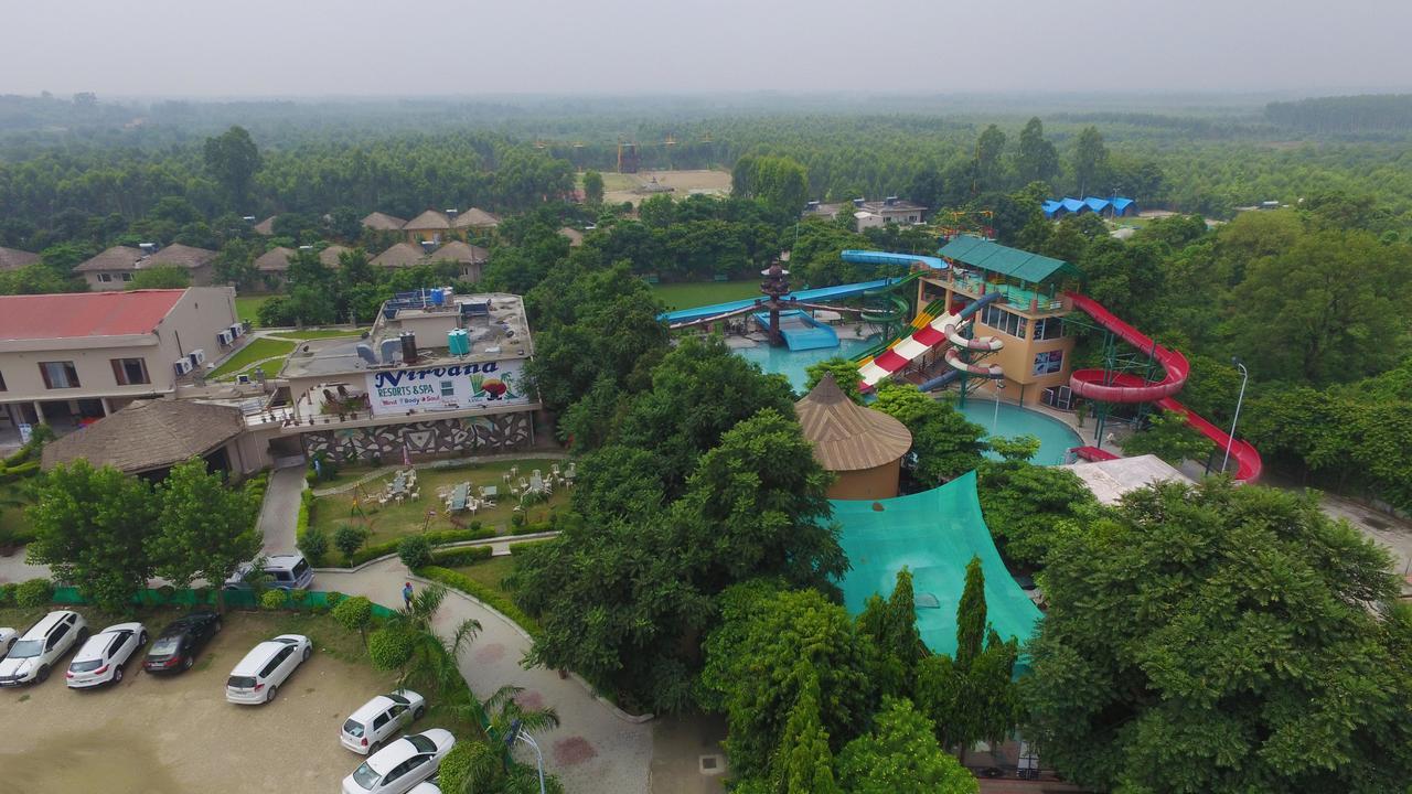 Kangs Nirvana Resorts And Spa Mahalpur 外观 照片