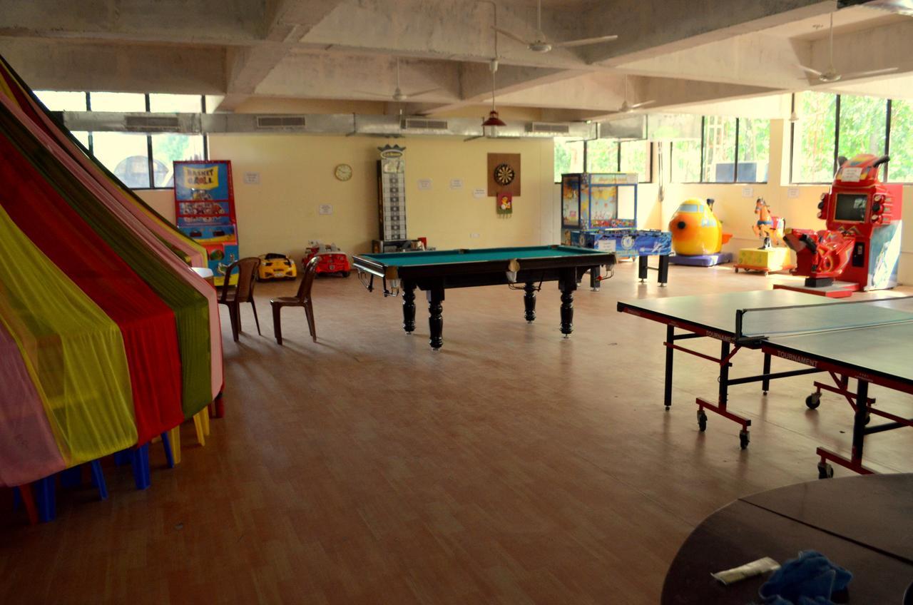 Kangs Nirvana Resorts And Spa Mahalpur 外观 照片