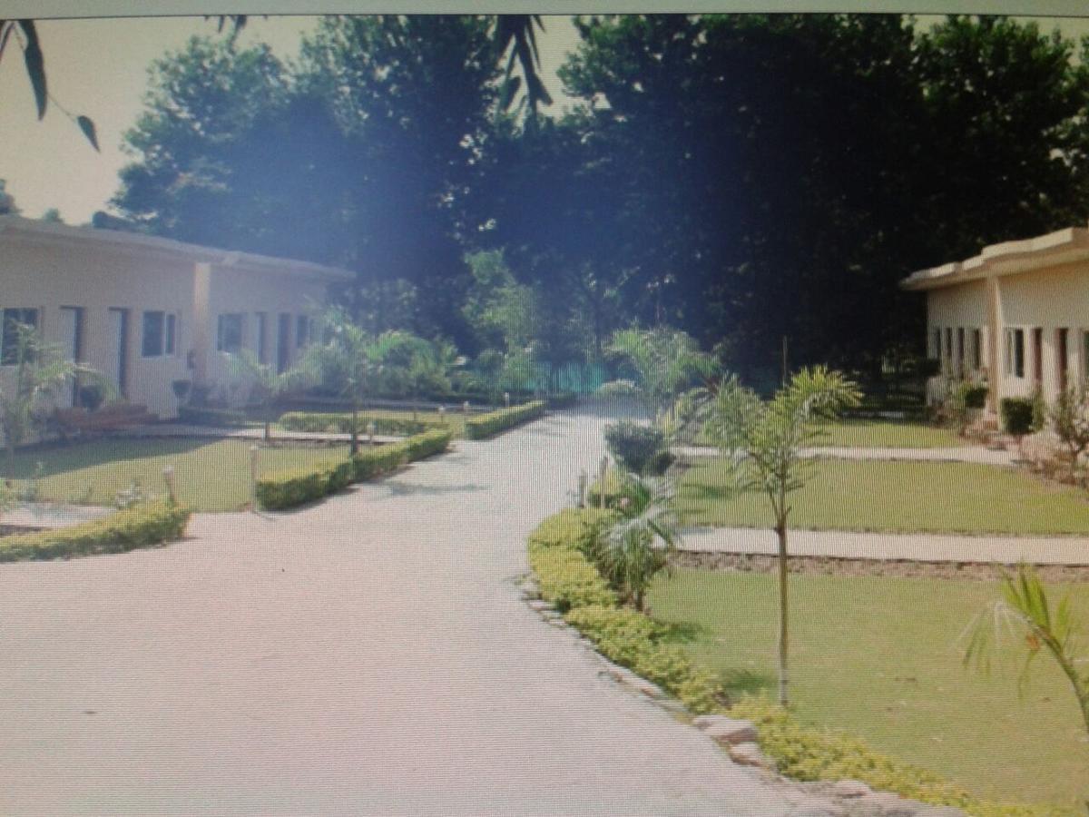 Kangs Nirvana Resorts And Spa Mahalpur 外观 照片